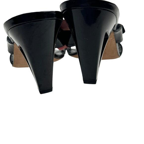 Stuart Weitzman Black Patent Leather Buckle Triangle Cutout Heels Women's SZ 8.5 - Picture 8 of 11